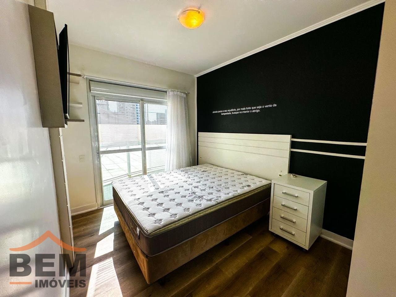 Apartamento para Locação com 3 quartos sendo 3 suítes, 2 vagas no bairro Centro em Itajaí/SC: 19 - DORMITÓRIO SUÍTE 02