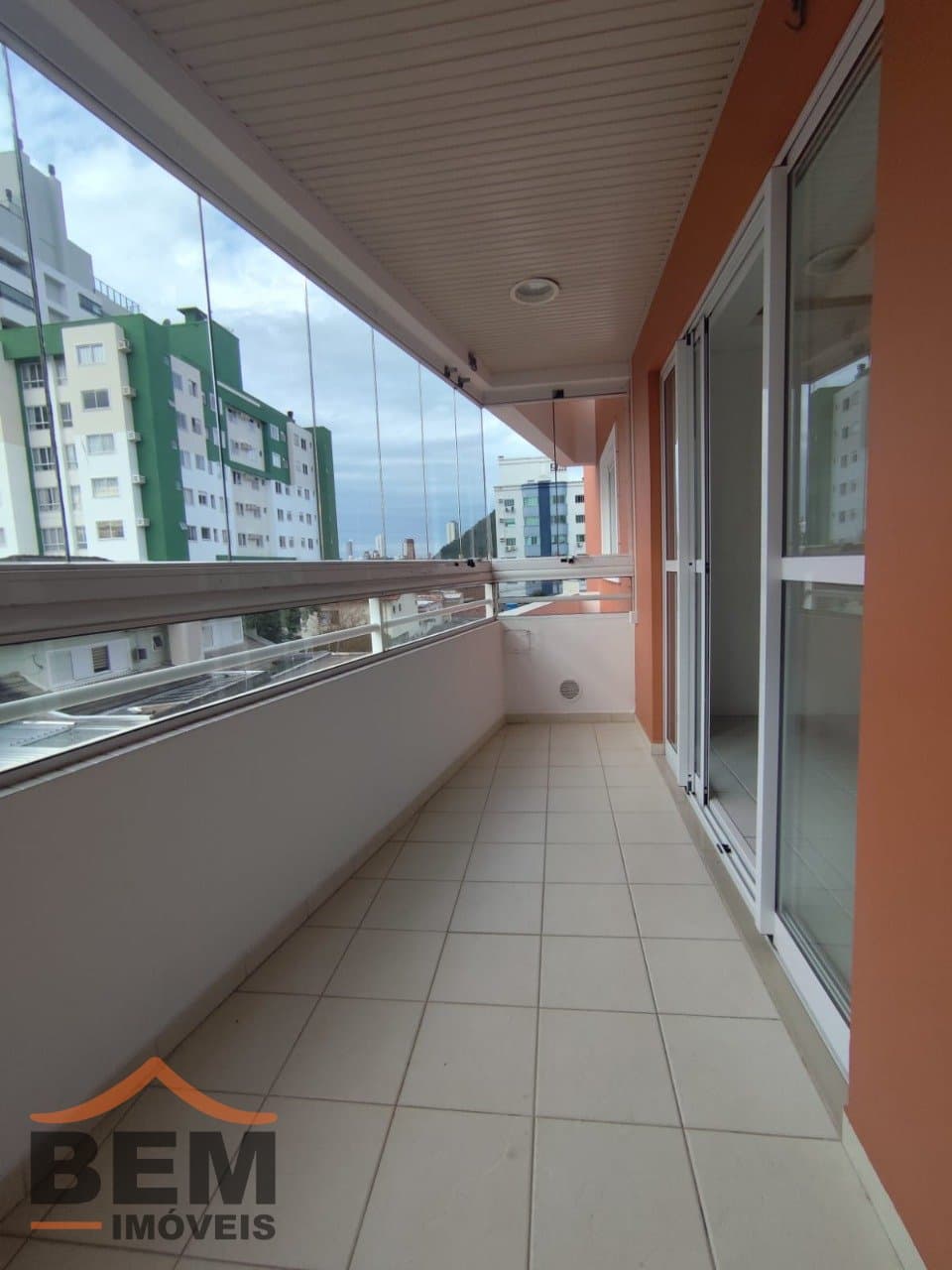 Apartamento à Venda com 2 quartos, 1 vaga no bairro Dom Bosco em Itajaí/SC