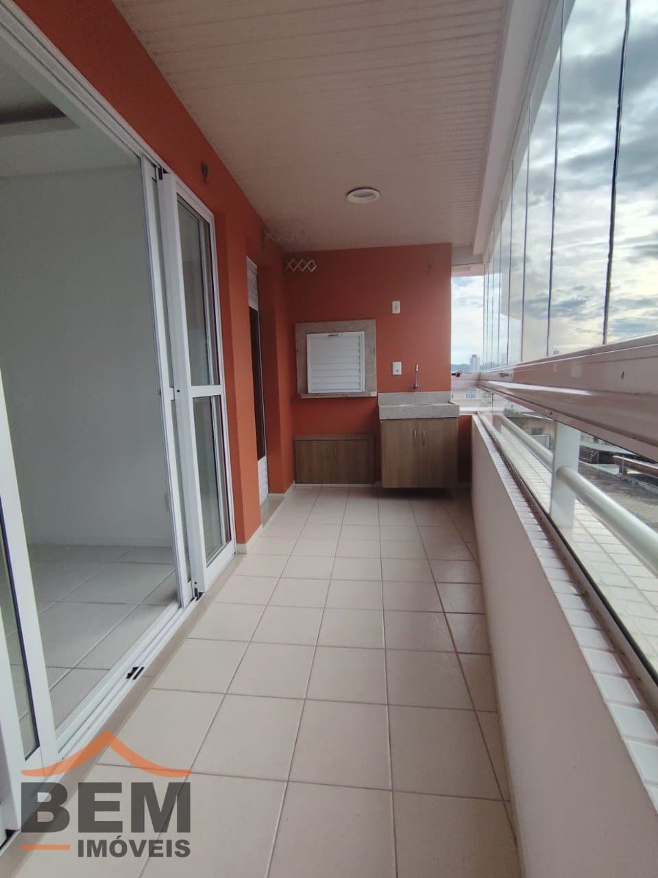 Apartamento à Venda com 2 quartos, 1 vaga no bairro Dom Bosco em Itajaí/SC