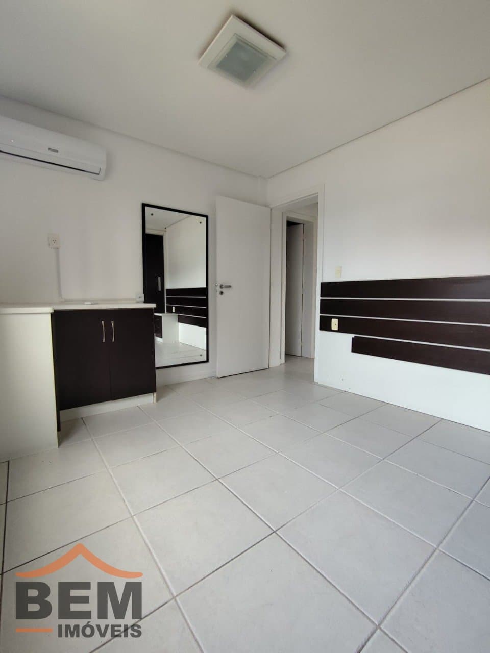 Apartamento à Venda com 2 quartos, 1 vaga no bairro Dom Bosco em Itajaí/SC