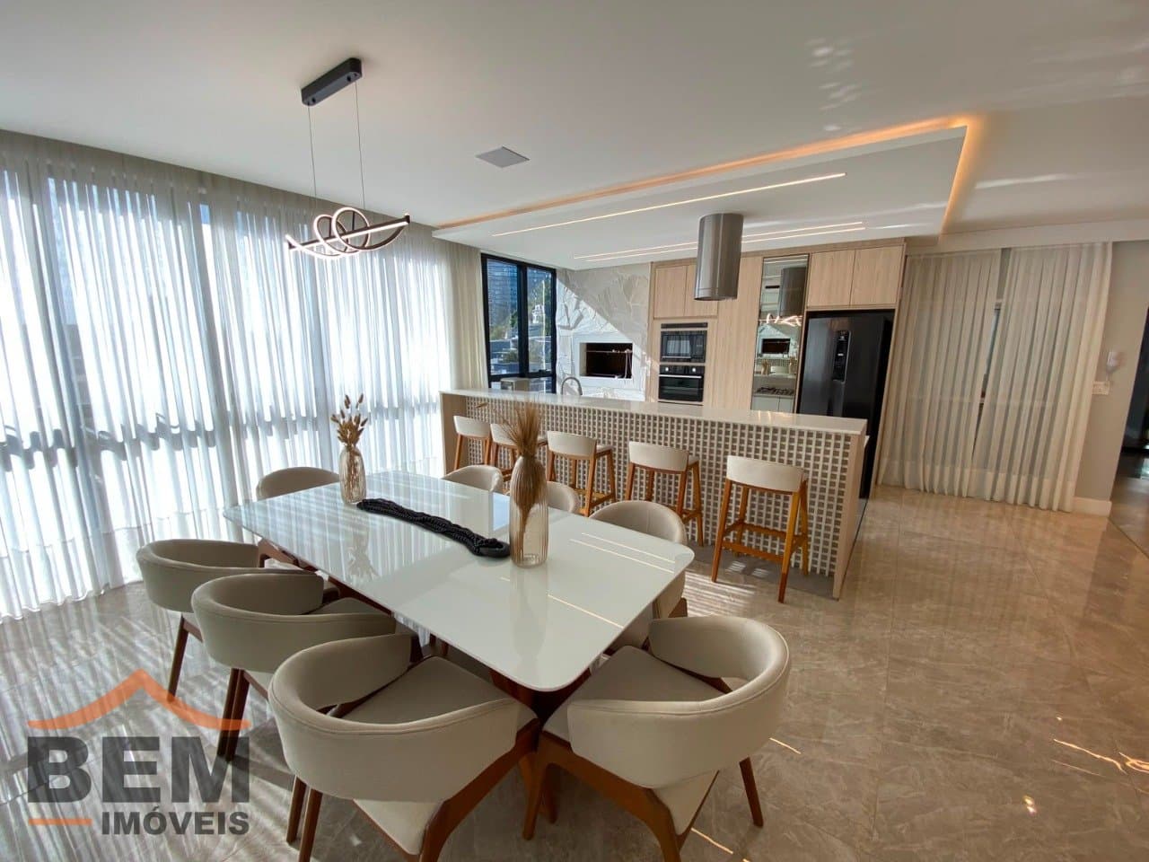 Apartamento à Venda com 2 quartos sendo 1 suíte, 1 vaga no bairro Fazenda em Itajaí/SC