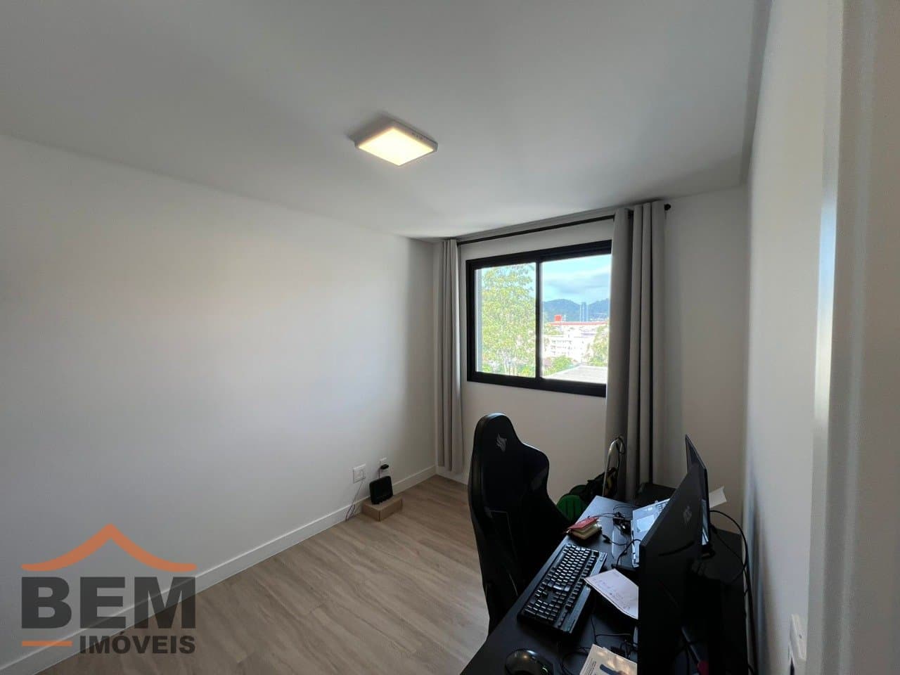 Apartamento à Venda com 2 quartos sendo 1 suíte, 1 vaga no bairro Fazenda em Itajaí/SC