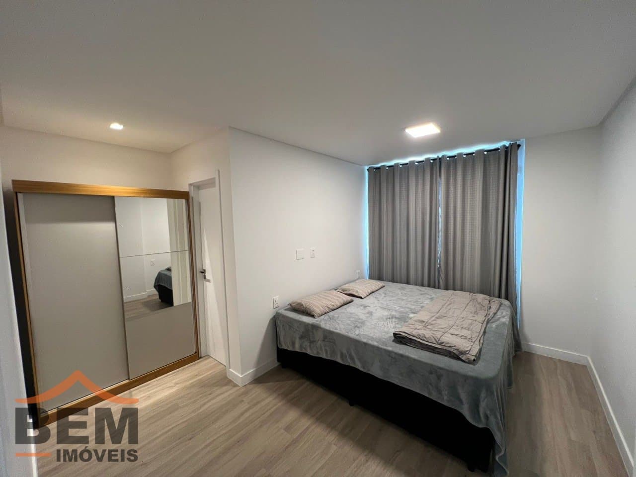 Apartamento à Venda com 2 quartos sendo 1 suíte, 1 vaga no bairro Fazenda em Itajaí/SC