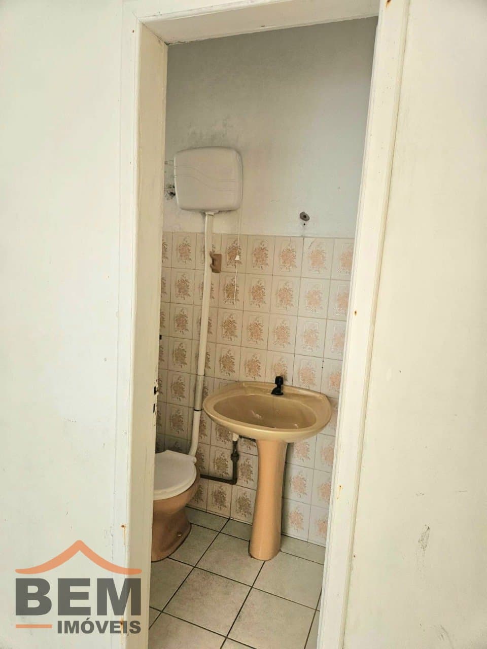 Sala Comercial para Locação no bairro Centro em Camboriú/SC: 07- BANHEIRO