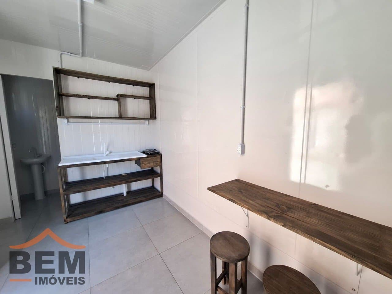 Kitnet para Locação com 1 quarto no bairro Espinheiros em Itajaí/SC: 8 - INTERNO