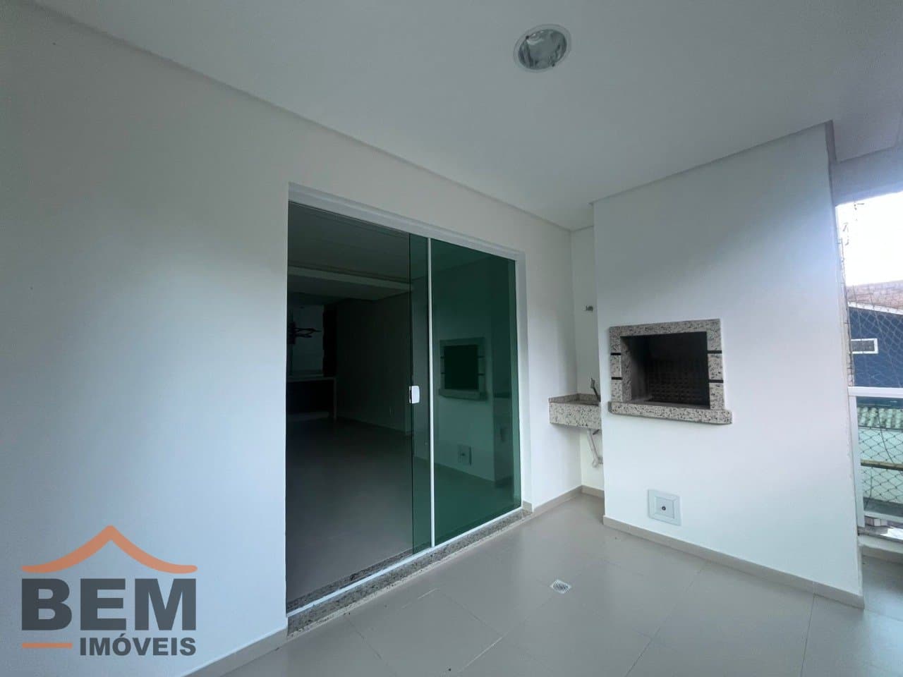 Apartamento para Locação com 3 quartos sendo 3 suítes, 2 vagas no bairro Cabeçudas em Itajaí/SC: 13 - SACADA