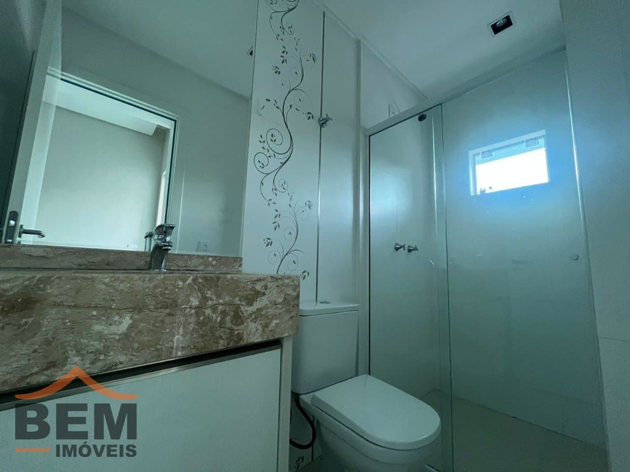 Apartamento para Locação com 3 quartos sendo 3 suítes, 2 vagas no bairro Cabeçudas em Itajaí/SC: 20 - BANHEIRO SUÍTE 3