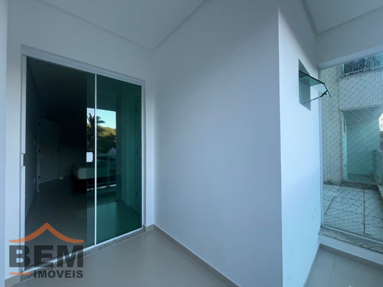 Apartamento para Locação com 3 quartos sendo 3 suítes, 2 vagas no bairro Cabeçudas em Itajaí/SC: 21 - SACADA SUÍTE 3