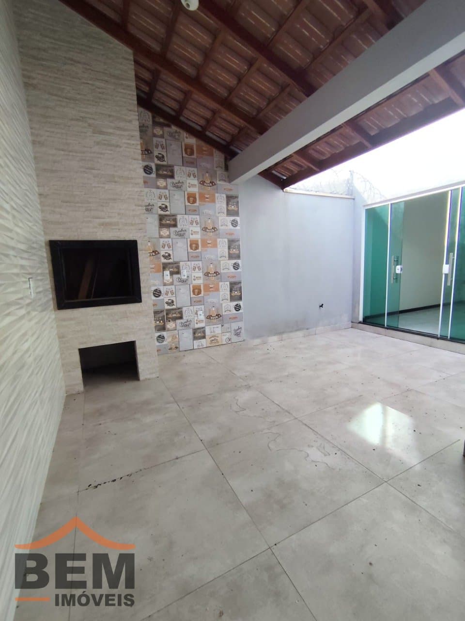 Sobrado à Venda com 3 quartos sendo 1 suíte, 2 vagas no bairro São João em Itajai/SC