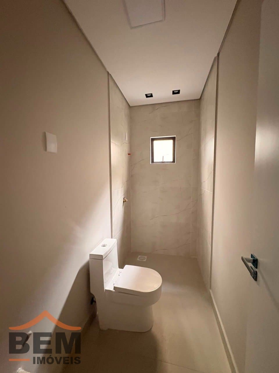 Apartamento para Locação com 3 quartos sendo 1 suíte, 1 vaga no bairro Dom Bosco em Itajaí/SC: 13 - BANHEIRO SOCIAL