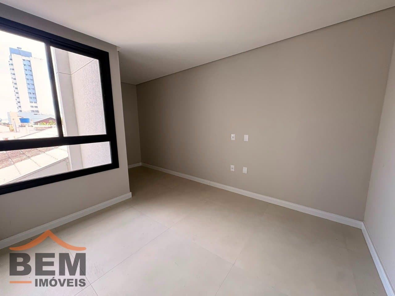 Apartamento Duplex para Locação com 3 quartos sendo 1 suíte, 1 vaga no bairro Dom Bosco em Itajaí/SC: 8 - DORMITÓRIO 02