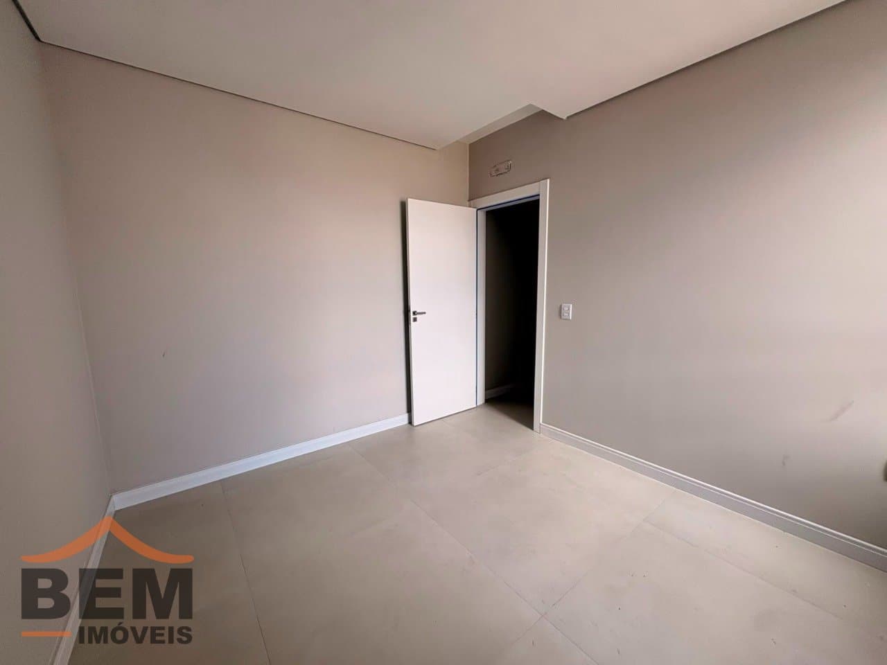 Apartamento Duplex para Locação com 3 quartos sendo 1 suíte, 1 vaga no bairro Dom Bosco em Itajaí/SC: 9 - DORMITÓRIO 02