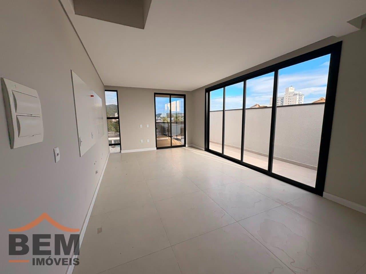 Apartamento Duplex para Locação com 3 quartos sendo 1 suíte, 1 vaga no bairro Dom Bosco em Itajaí/SC: 12 - SALA SUPERIOR