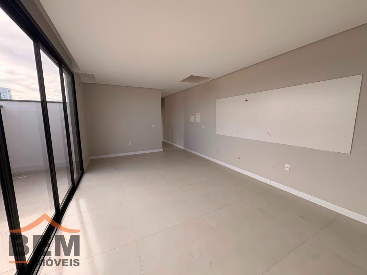 Apartamento Duplex para Locação com 3 quartos sendo 1 suíte, 1 vaga no bairro Dom Bosco em Itajaí/SC: 13 - SALA SUPERIOR