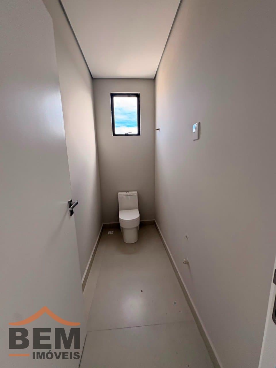 Apartamento Duplex para Locação com 3 quartos sendo 1 suíte, 1 vaga no bairro Dom Bosco em Itajaí/SC: 16 - LAVABO