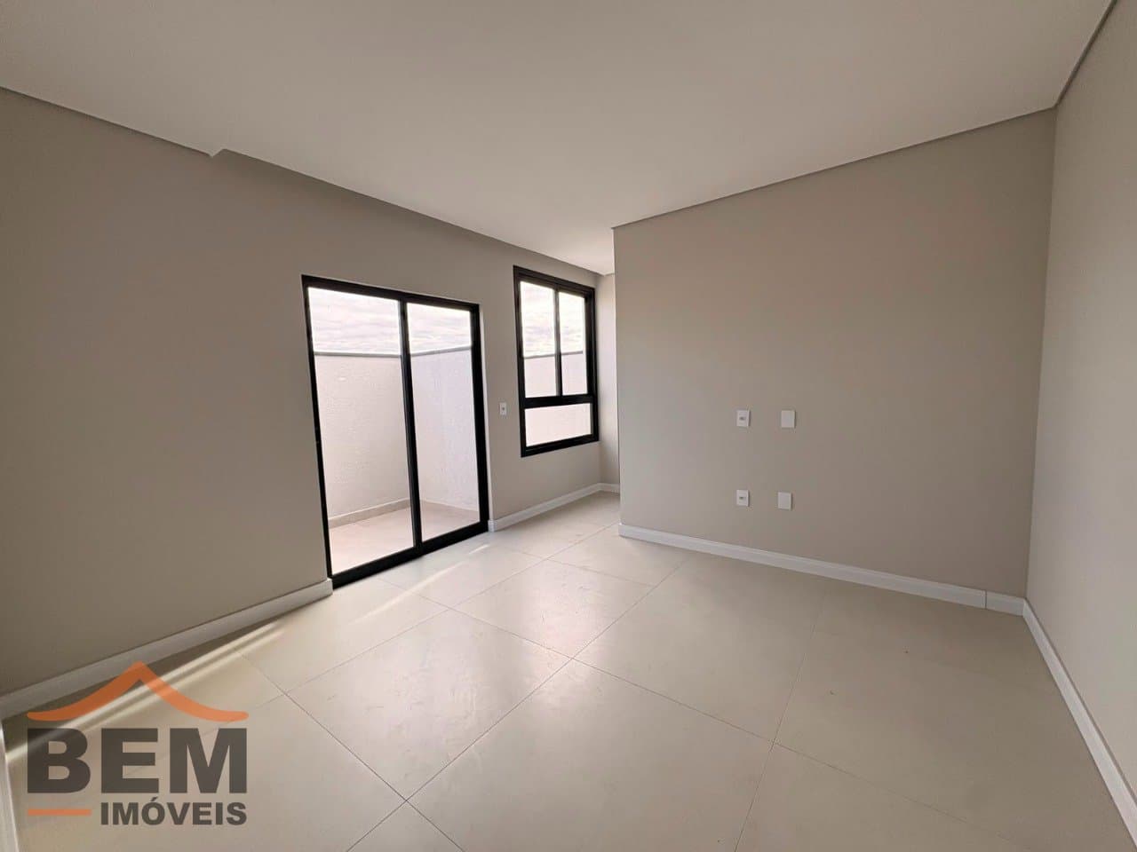 Apartamento Duplex para Locação com 3 quartos sendo 1 suíte, 1 vaga no bairro Dom Bosco em Itajaí/SC: 17 - DOMITÓRIO SUÍTE