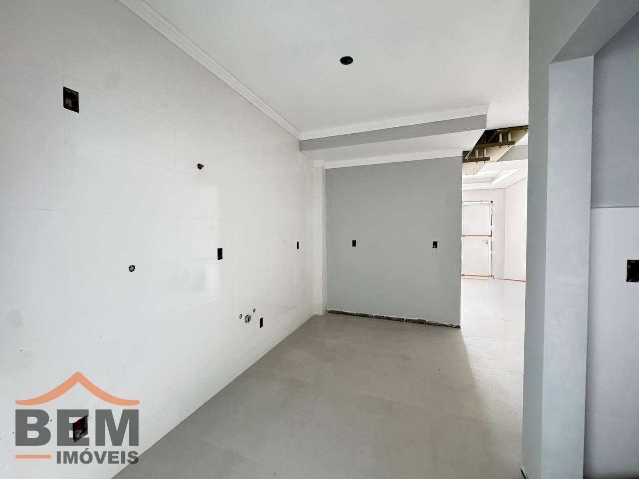 Sobrado à Venda com 2 suítes, 1 vaga no bairro Rio Pequeno em Camboriú/SC: f58a2b5b-8c27-448e-a445-9f30477231ad
