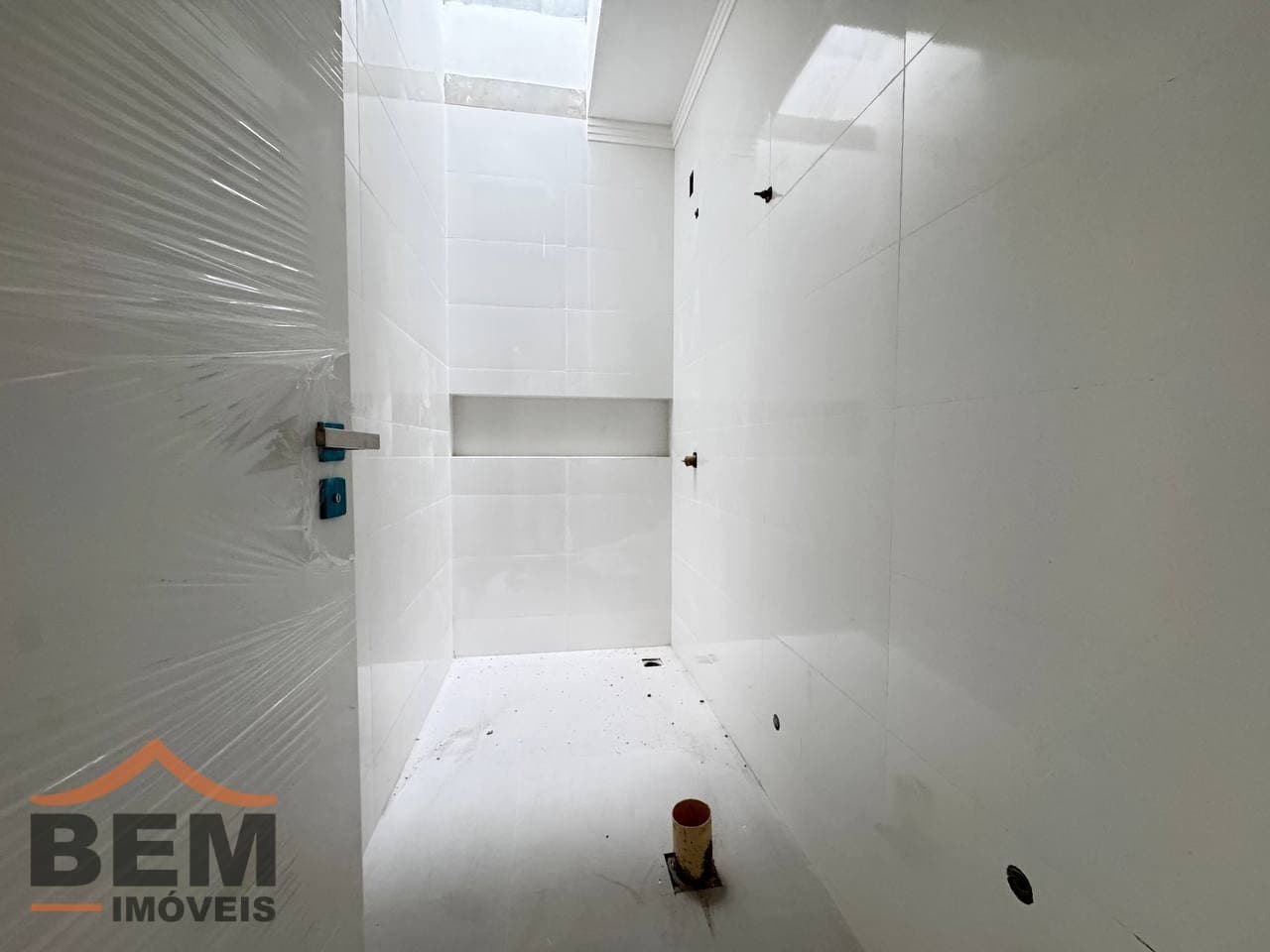 Sobrado à Venda com 2 suítes, 1 vaga no bairro Rio Pequeno em Camboriú/SC: d9aed1e4-ae08-4fbf-99b4-f0a9bad76f5e