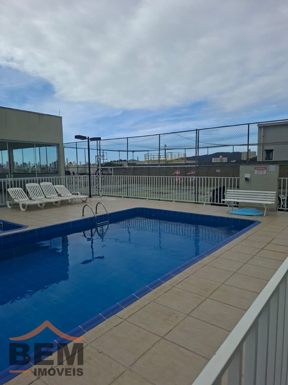 Apartamento para Locação com 2 quartos no bairro Areias em Camboriú/SC