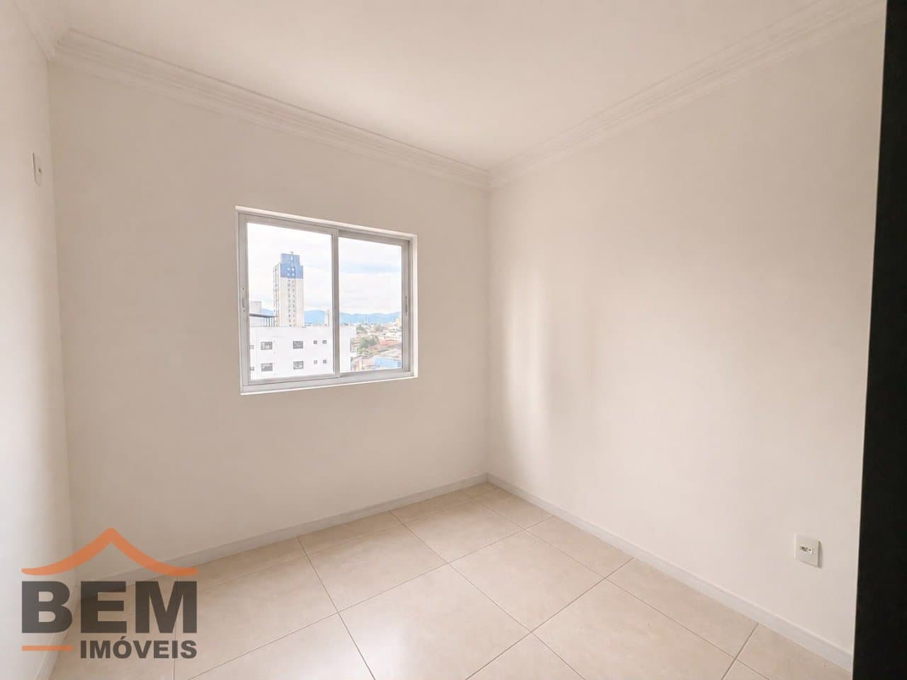 Apartamento para Locação com 2 quartos, 1 vaga no bairro Cordeiros em Itajaí/SC