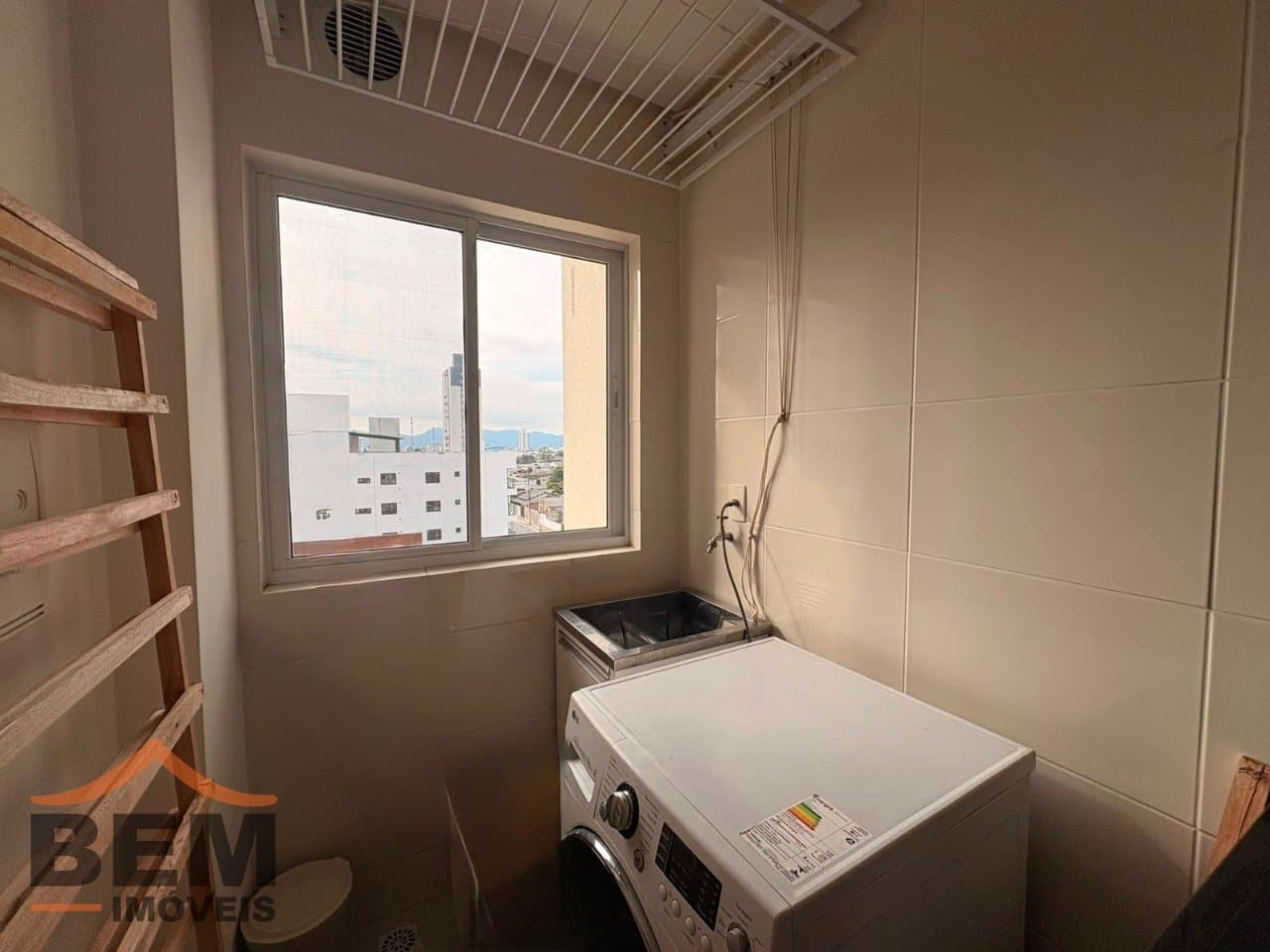 Apartamento para Locação com 2 quartos, 1 vaga no bairro Cordeiros em Itajaí/SC