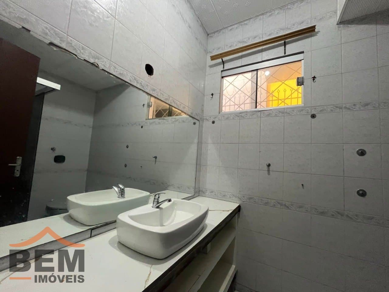 Casa comercial para Locação com 2 vagas no bairro Centro em Itajaí/SC