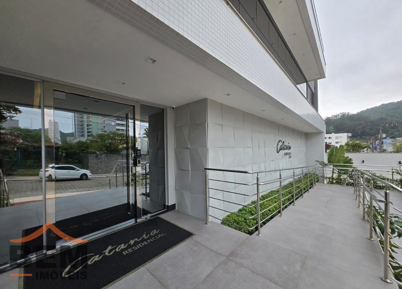 Apartamento para Locação com 1 quarto sendo 1 suíte, 1 vaga no bairro Fazenda em Itajaí/SC