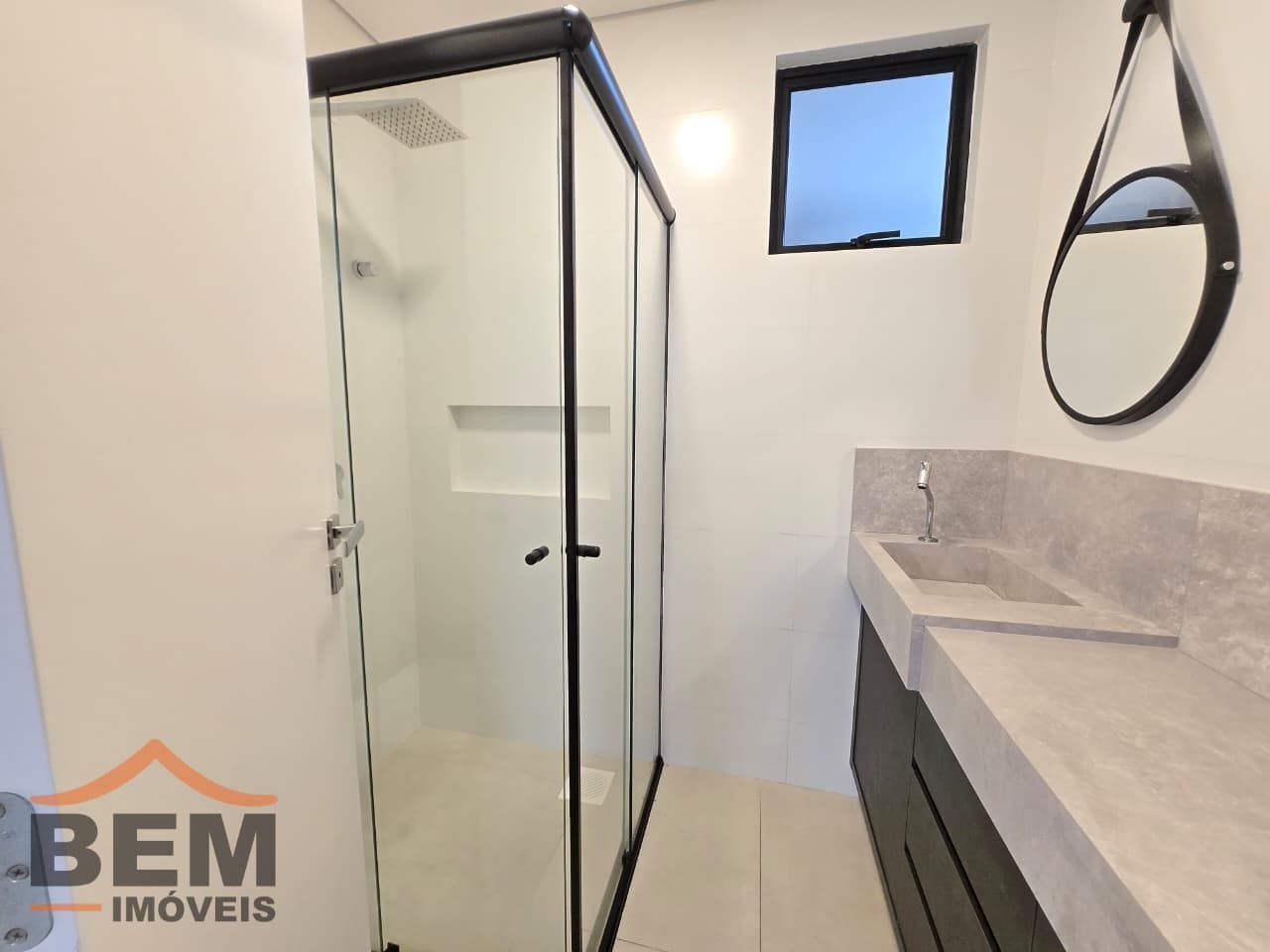 Apartamento para Locação com 1 quarto sendo 1 suíte, 1 vaga no bairro Fazenda em Itajaí/SC