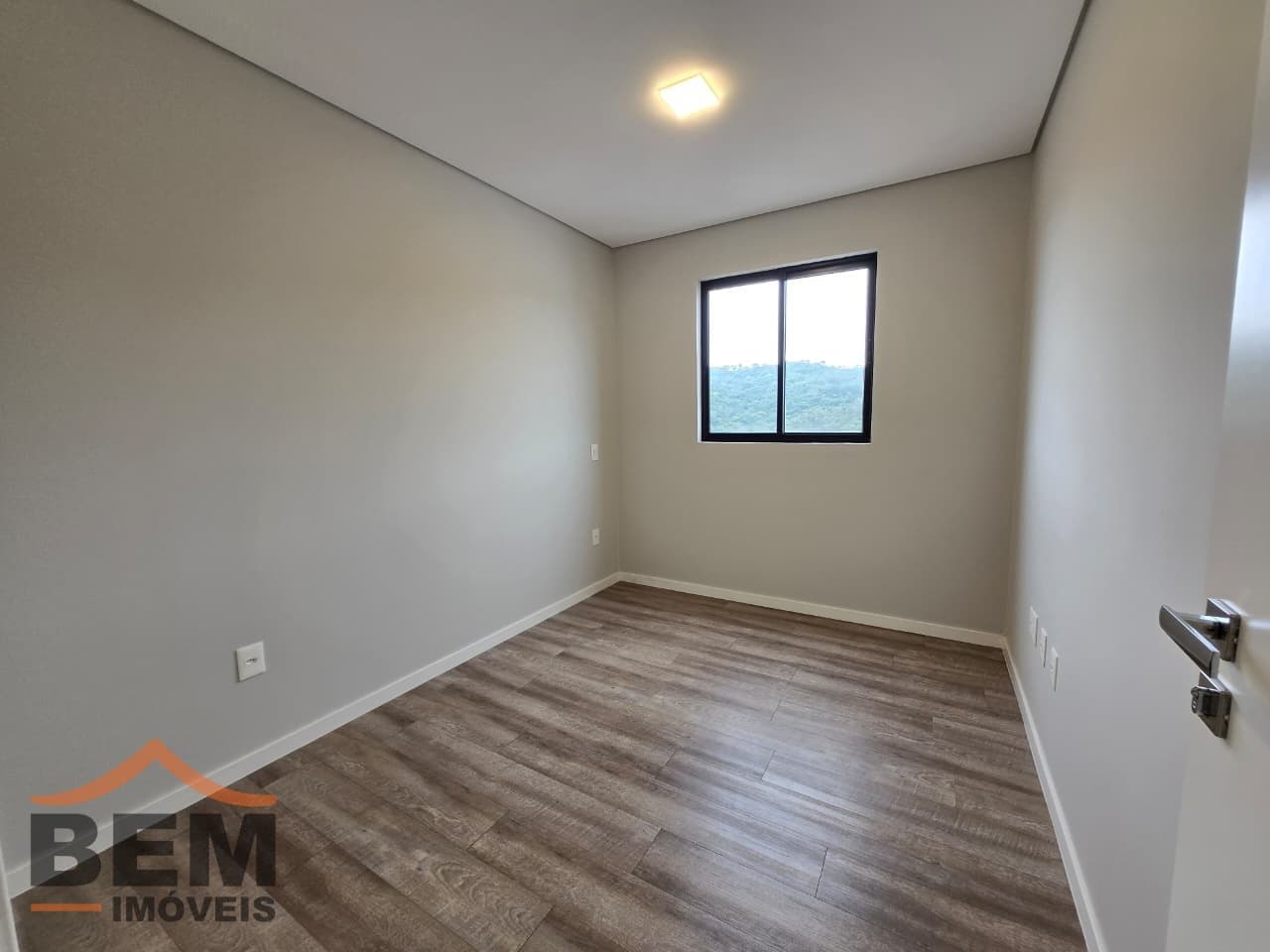 Apartamento para Locação com 1 quarto sendo 1 suíte, 1 vaga no bairro Fazenda em Itajaí/SC