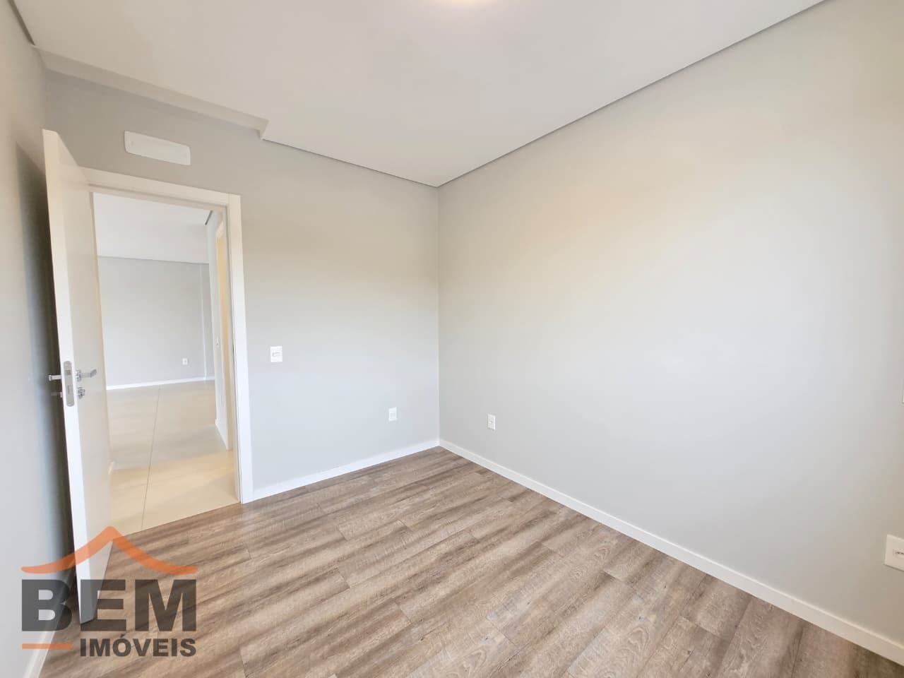 Apartamento para Locação com 1 quarto sendo 1 suíte, 1 vaga no bairro Fazenda em Itajaí/SC
