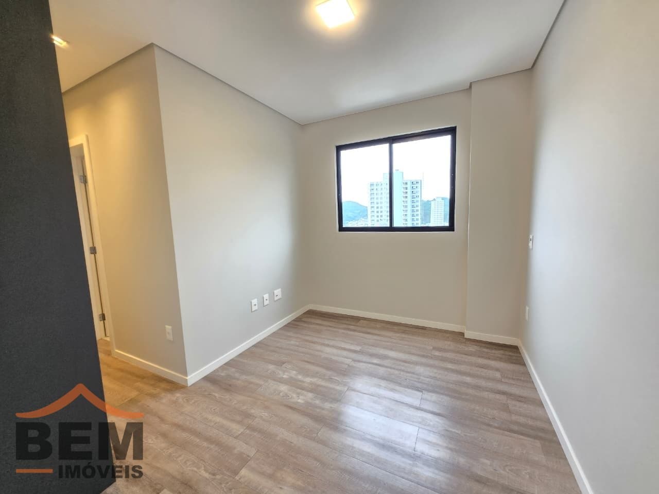 Apartamento para Locação com 1 quarto sendo 1 suíte, 1 vaga no bairro Fazenda em Itajaí/SC