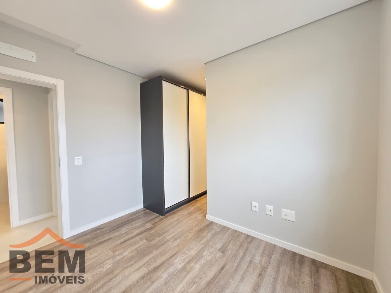 Apartamento para Locação com 1 quarto sendo 1 suíte, 1 vaga no bairro Fazenda em Itajaí/SC