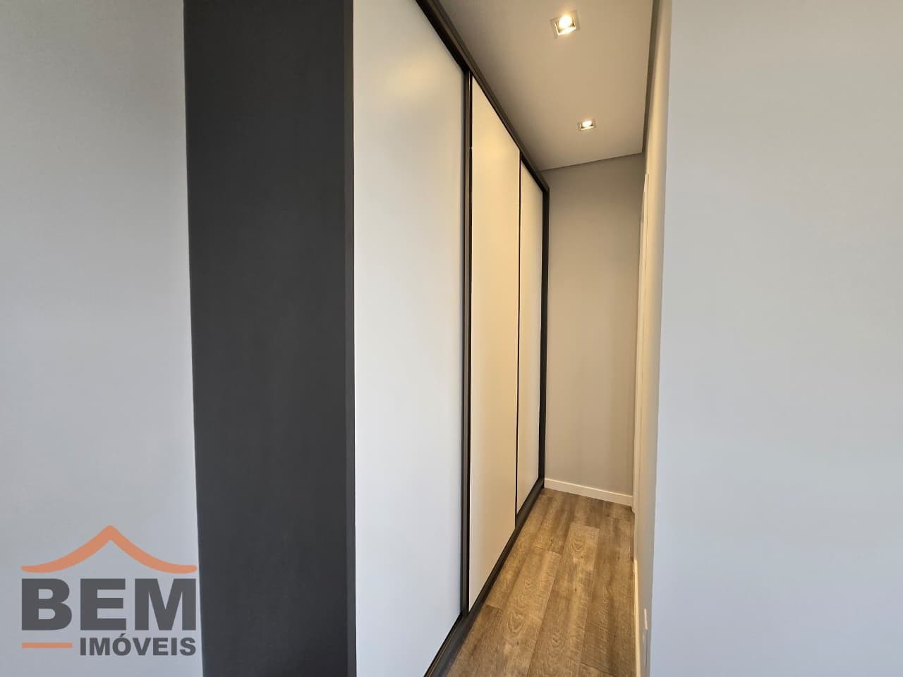 Apartamento para Locação com 1 quarto sendo 1 suíte, 1 vaga no bairro Fazenda em Itajaí/SC
