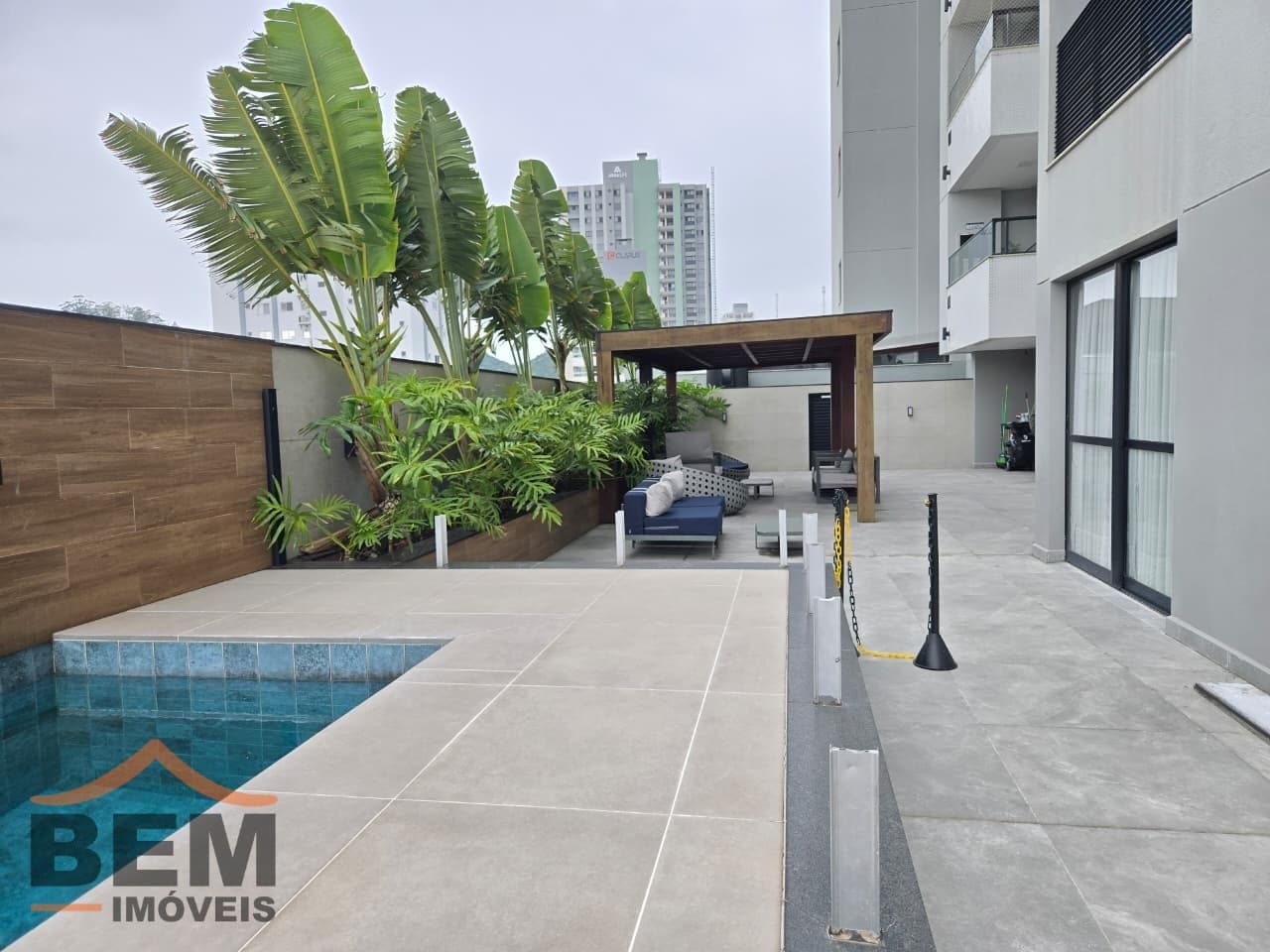 Apartamento para Locação com 1 quarto sendo 1 suíte, 1 vaga no bairro Fazenda em Itajaí/SC