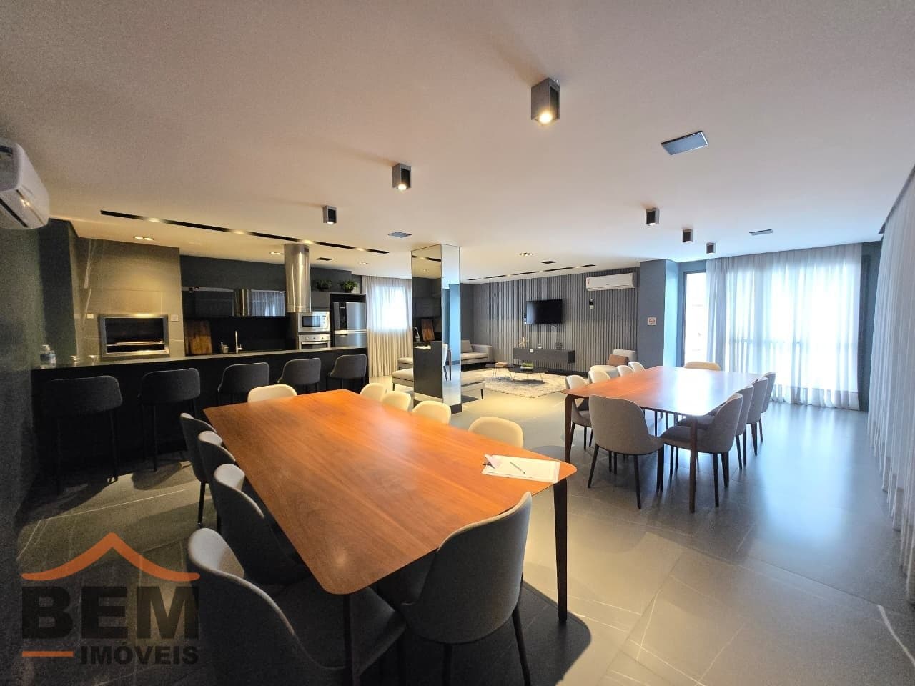 Apartamento para Locação com 1 quarto sendo 1 suíte, 1 vaga no bairro Fazenda em Itajaí/SC