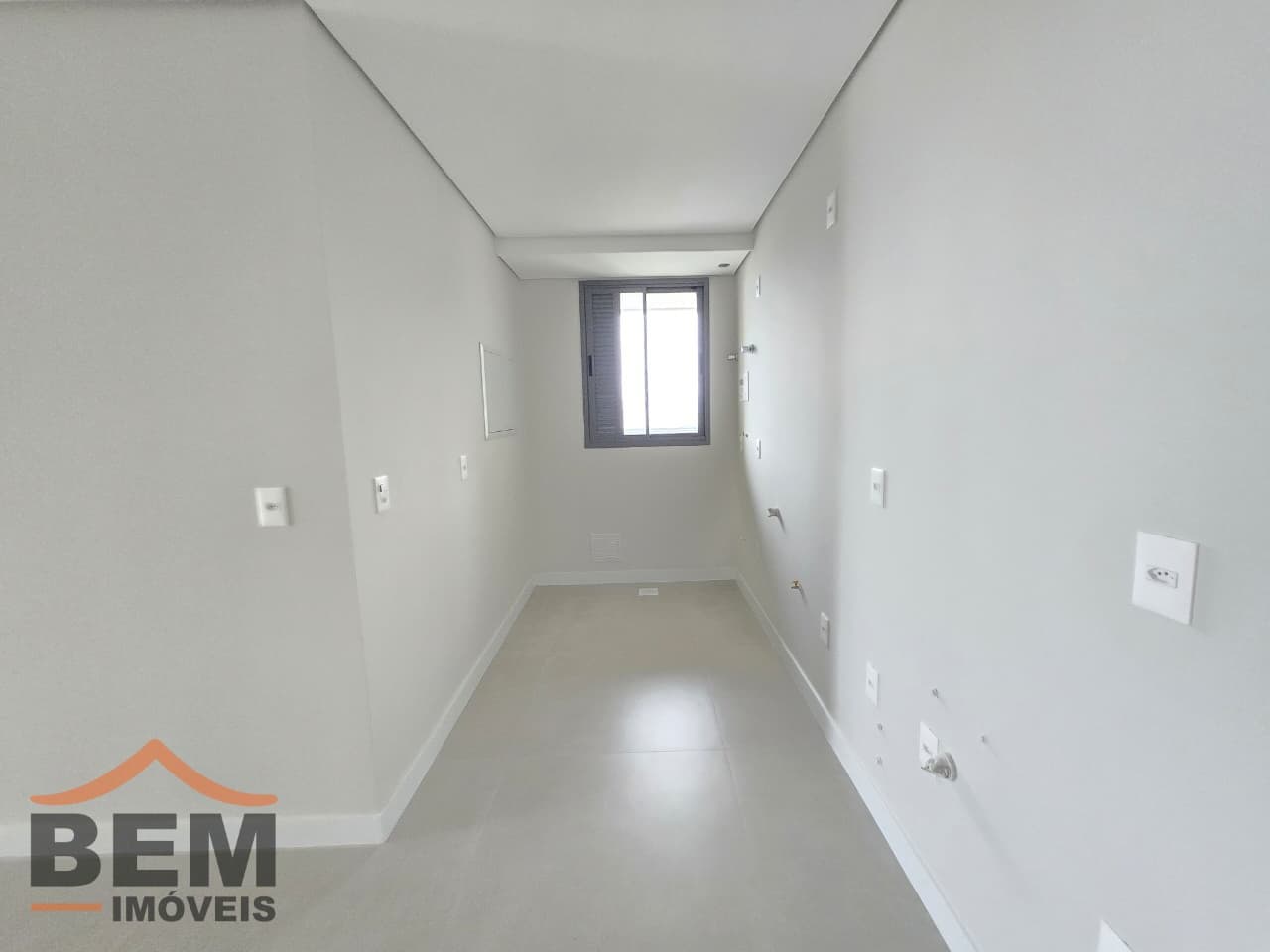 Apartamento à Venda com 2 quartos sendo 1 suíte, 1 vaga no bairro Fazenda em Itajaí/SC