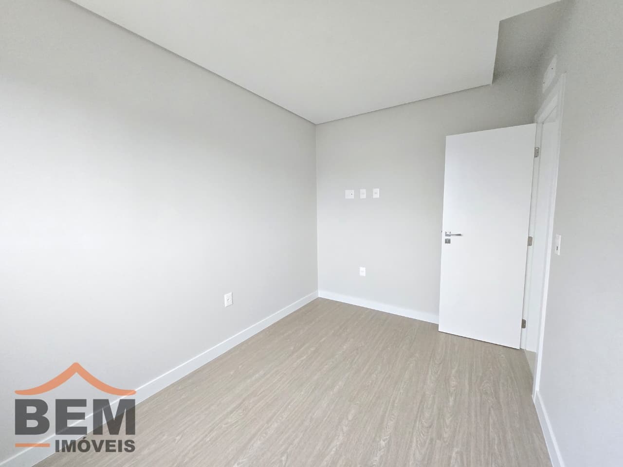 Apartamento à Venda com 2 quartos sendo 1 suíte, 1 vaga no bairro Fazenda em Itajaí/SC