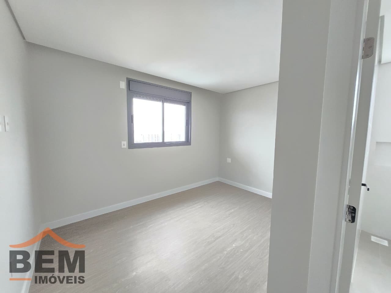 Apartamento à Venda com 2 quartos sendo 1 suíte, 1 vaga no bairro Fazenda em Itajaí/SC