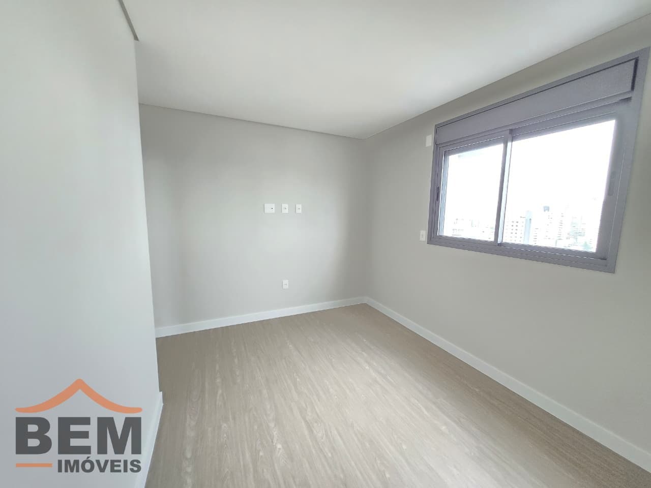 Apartamento à Venda com 2 quartos sendo 1 suíte, 1 vaga no bairro Fazenda em Itajaí/SC