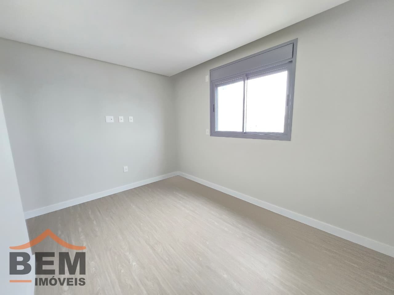 Apartamento à Venda com 2 quartos sendo 1 suíte, 1 vaga no bairro Fazenda em Itajaí/SC