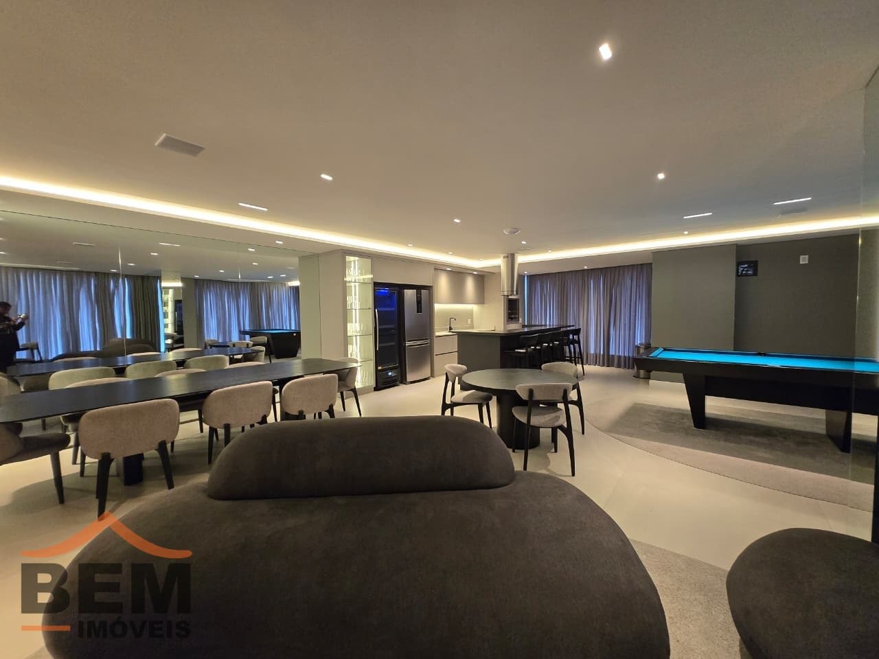 Apartamento à Venda com 2 quartos sendo 1 suíte, 1 vaga no bairro Fazenda em Itajaí/SC