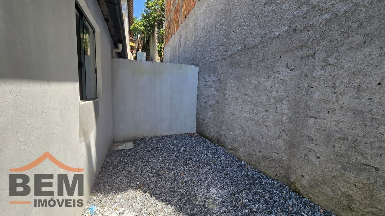 Casa à Venda com 2 quartos, 2 vagas no bairro Tabuleiro em Camboriú/SC
