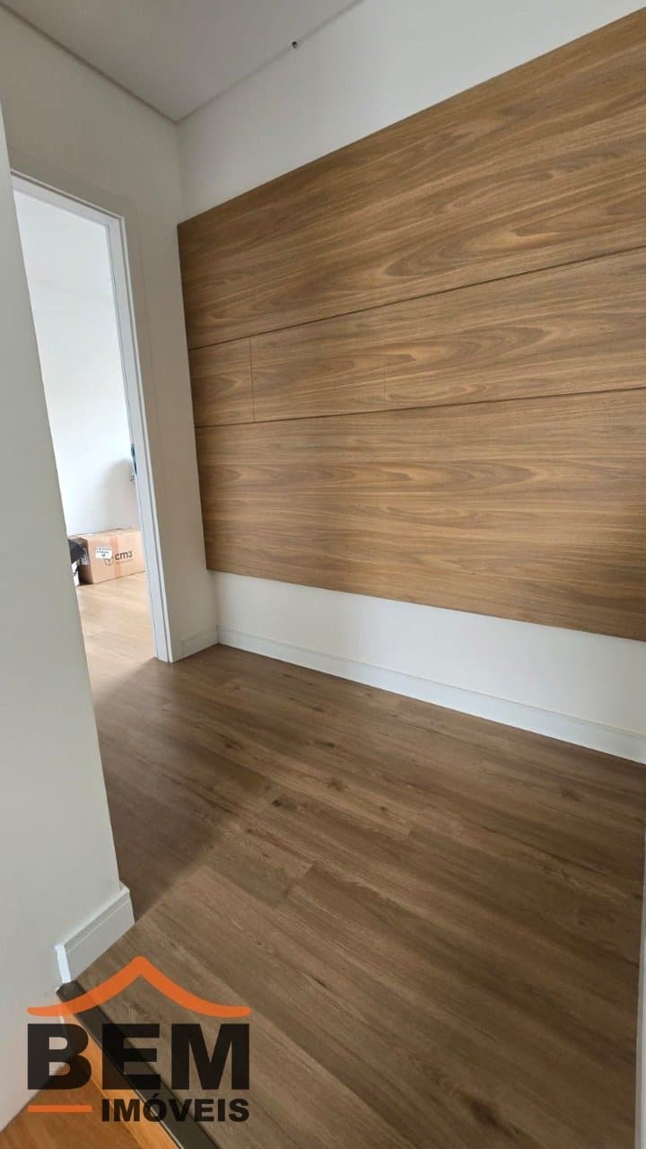 Casa à Venda com 3 quartos sendo 3 suítes no bairro Lídia Duarte em Camboriú/SC
