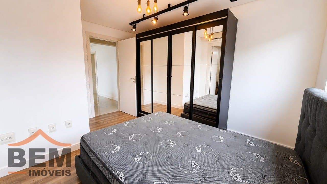 Apartamento à Venda com 2 quartos sendo 2 suítes, 1 vaga no bairro Ressacada em Itajaí/SC