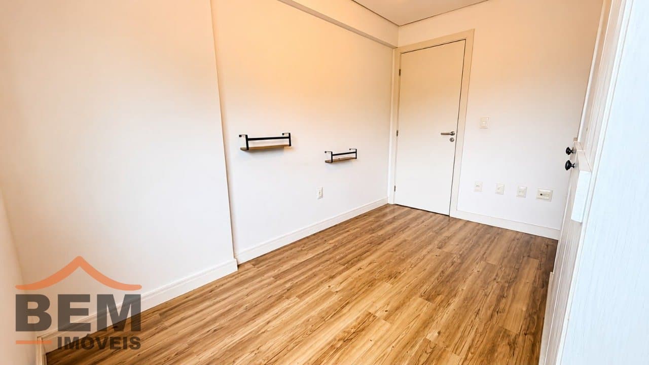 Apartamento à Venda com 2 quartos sendo 2 suítes, 1 vaga no bairro Ressacada em Itajaí/SC