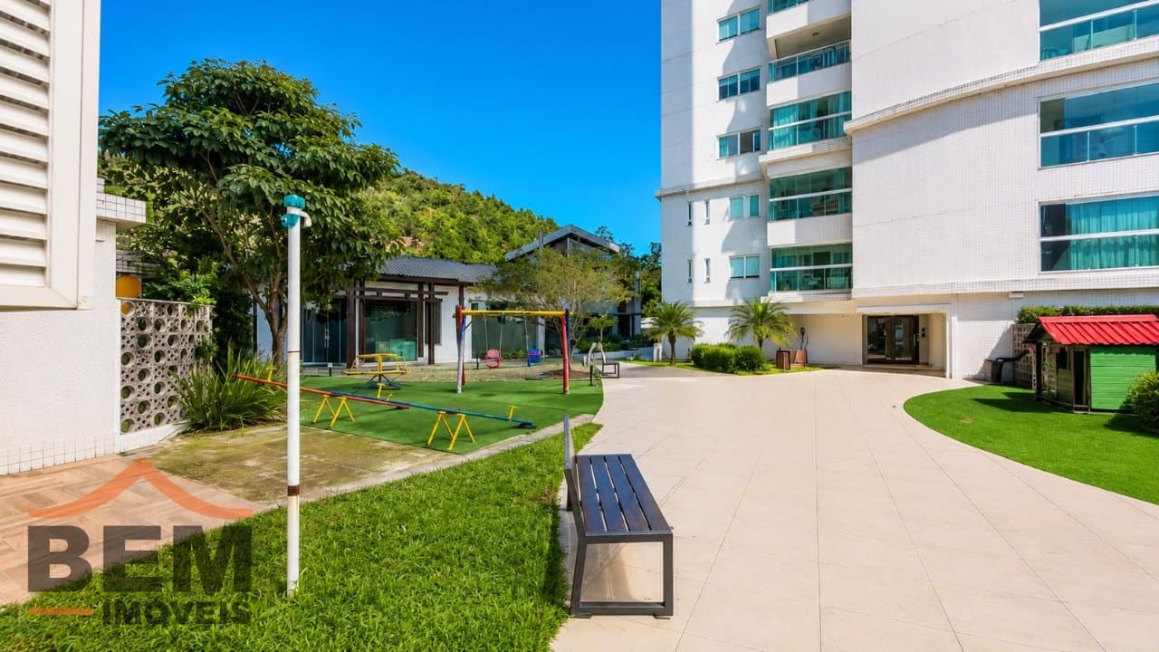 Apartamento à Venda com 2 quartos sendo 2 suítes, 1 vaga no bairro Ressacada em Itajaí/SC