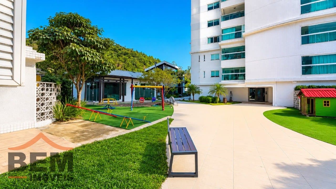 Apartamento à Venda com 2 quartos sendo 2 suítes, 1 vaga no bairro Ressacada em Itajaí/SC