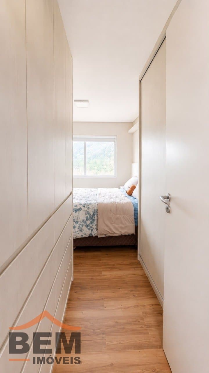 Apartamento à Venda com 2 quartos sendo 2 suítes, 2 vagas no bairro Ressacada em Itajai/SC