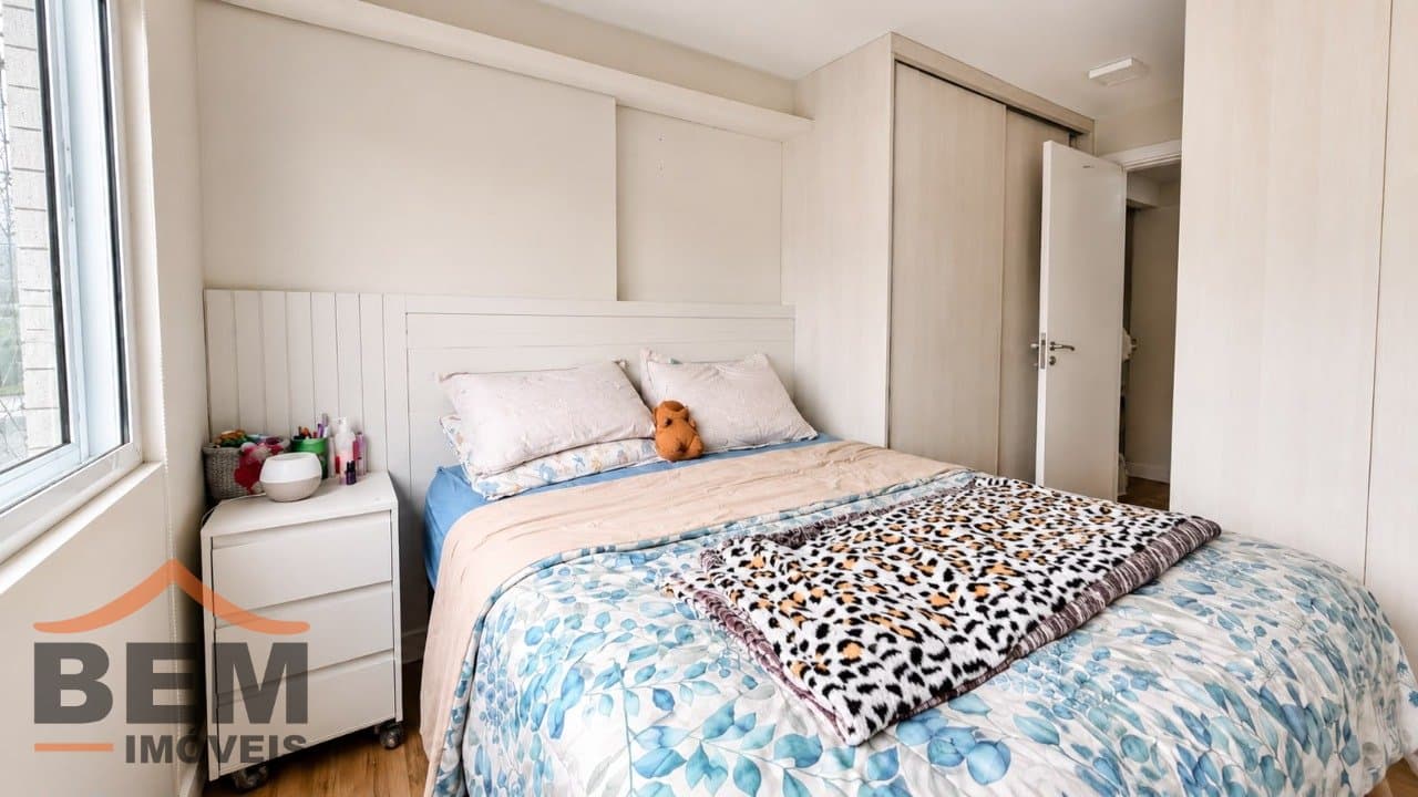 Apartamento à Venda com 2 quartos sendo 2 suítes, 2 vagas no bairro Ressacada em Itajai/SC