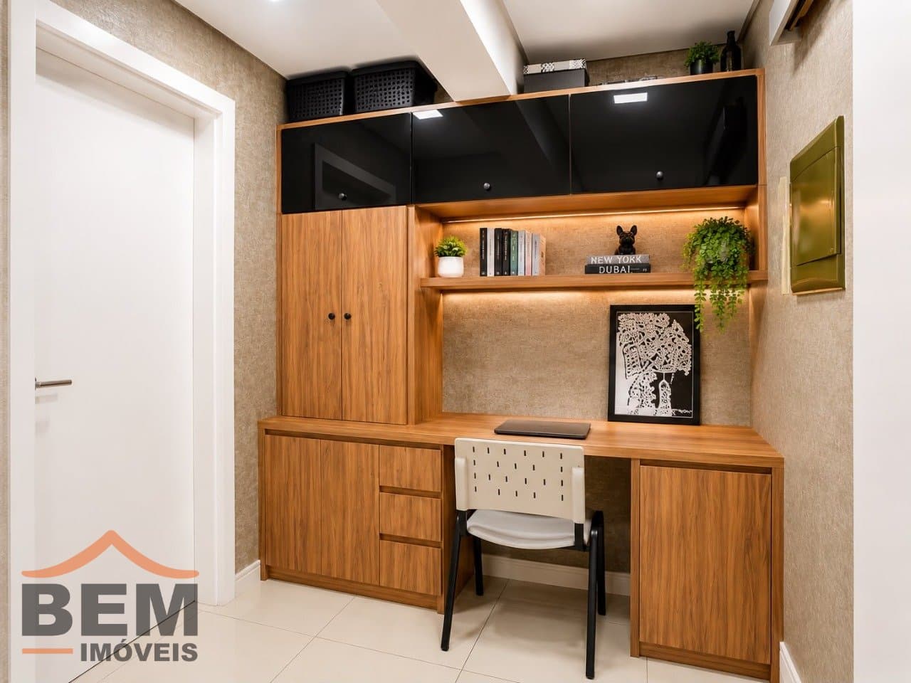 Apartamento à Venda com 2 quartos sendo 2 suítes, 2 vagas no bairro Ressacada em Itajai/SC